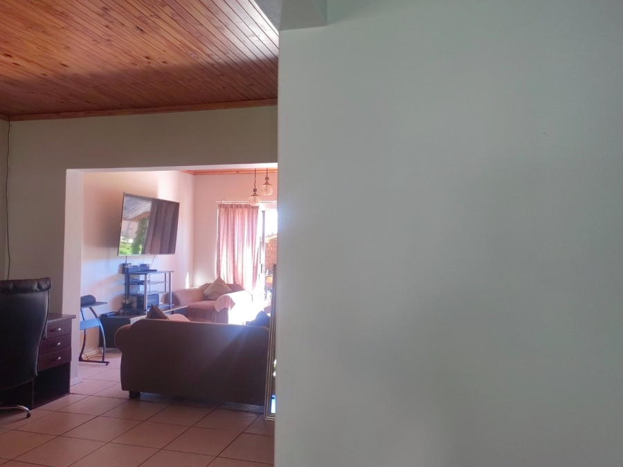 4 Bedroom Property for Sale in Heuwelsig Northern Cape